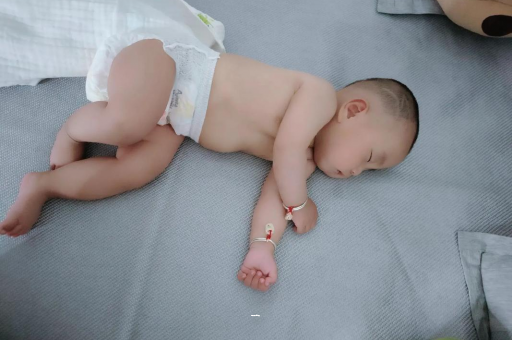 莱州怀孕肚子撑的难受